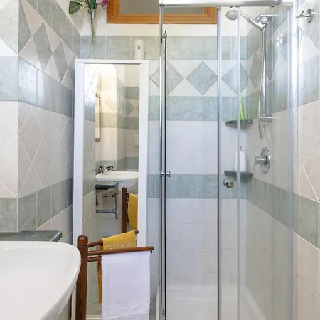 فيلة Rosa Private Jacuzzi With Sea View ماسّا لوبْرينسِ